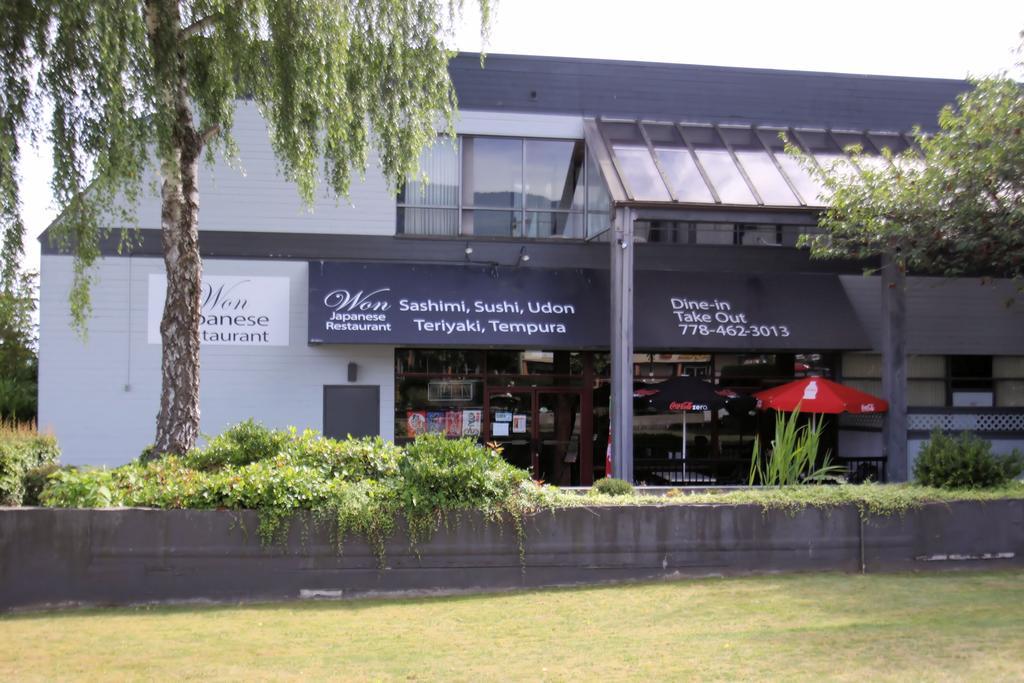 The Cedars Inn Hotel & Convention Centre Gibsons Exteriör bild
